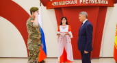 Олег Николаев вручил награды жителям Чувашии перед Днем Республики