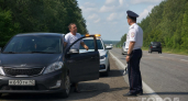 Инспектор требует выйти из авто: как законно остаться в салоне и не получить штраф за неповиновение