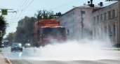 В Чебоксарах поливают дороги, чтобы пережить 30‑градусную жару