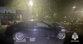 На парковке у дома в Чебоксарах загорелся Mercedes