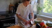 Перестала покупать дорогую ветчину в магазине: готовлю это нежное мясо в духовке из самых дешевых кусков