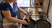 Отмыла нагар со сковороды за пару минут: копеечный аптечный состав растворяет самый стойкий жир сам