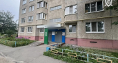 В Чебоксарах маленький мальчик остался без присмотра и выпал из окна