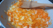 Запомните простое правило для вкусной зажарки: что обжаривается первым — лук или морковь