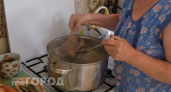 Хозяйки старой закалки не варят мясо без этого предмета: всегда получается мягким и сочным 