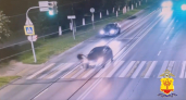 В Чебоксарах автомобиль сбил велосипедиста на пешеходном переходе