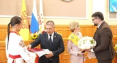 Двух врачей наградили званием почетных граждан Чебоксар