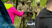 Приговор за кражу у бойца СВО, выдворение иностранцев и проверка ягод на радиацию: главные новости за 18 августа
