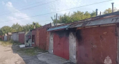 В Чебоксарах несколько часов тушили загоревшиеся гаражи