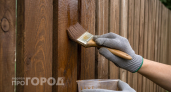 Забор больше не почернеет после дождей: домашняя пропитка поможет сохранить дерево на десятки лет