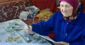 В Чувашии на выборы пришли впервые голосующая 18-летняя девушка и 101-летняя избирательница