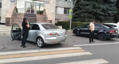 В Чебоксарах несколько водителей побросали авто у крыльца здания ГАИ и получили штрафы: “Без погони и задержания, не сходя с места”
