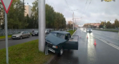 Чебоксарец без прав разбил "семерку" о столб, возвращаясь из ночного клуба 