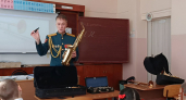 Росгвардия Чувашии провела для школьников уроки с рассказом о службе и оркестре