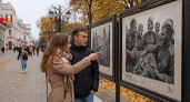 Жизнь вопреки всему: 15 редких снимков военных лет, на которых люди нашли повод для искренней улыбки