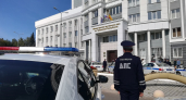В Чебоксарах инспекторы выбили окно легковушки ради проверки водителя на трезвость
