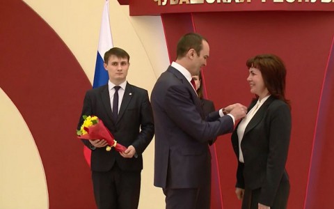 В Чувашии женщины, которые работают лучше всех, получили награды от Игнатьева