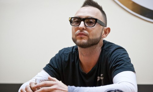 Рома Зверь в Чебоксарах: "В вашей кондитерской фабрике меня просто осыпали конфетами"
