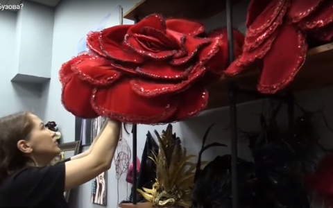 Чебоксарский дизайнер рассказала о создании шляпы с розой, на которую польстилась Бузова