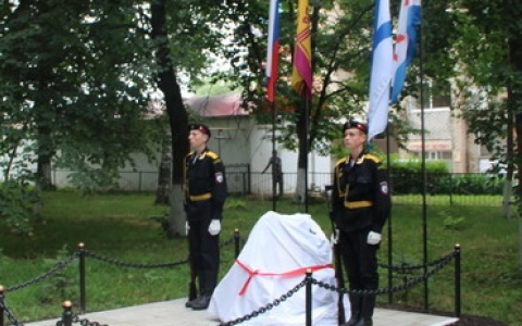 В Цивильске открылся памятник героям-морякам