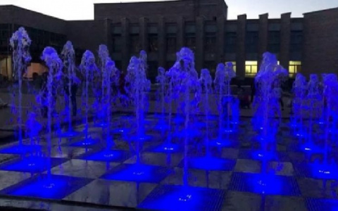В Новоюжном районе состоялся тестовый запуск «сухого» фонтана
