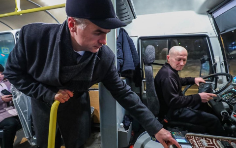 Ладыков приехал на работу на новом автобусе и согласился с мнением народа