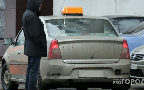 В Чебоксарах водитель такси спас одинокого и замерзающего дедушку