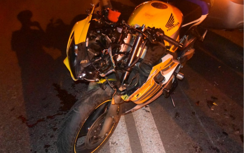 В Чебоксарах пострадал мотоциклист, который влетел в "Шевроле"
