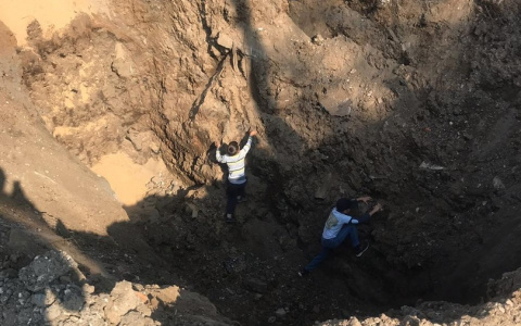 В Чебоксарах два ребенка провалились в глубокую яму