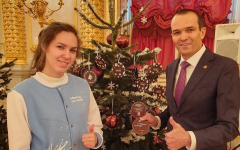 Игнатьев исполнил новогодние желания еще двоих детей из Чувашии
