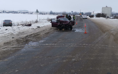 Женщина и подросток пострадали в аварии в Цивильском районе