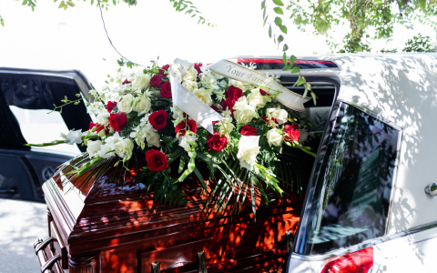Организация похорон в Москве: сколько нужно готовить денег?
