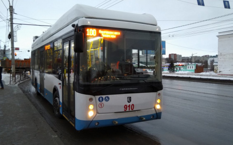 Два троллейбуса № 100 вышли на линию