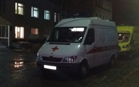 Пропускать скорую помощь или нет, выезжая на красный свет: мнение специалистов