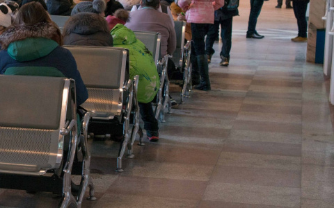 Двух пропавших девочек из Чувашии нашли спящими на казанском вокзале