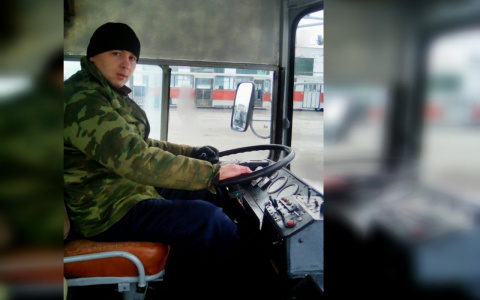 Водитель троллейбуса встретил свою любовь из-за слетевших "рогов" транспорта