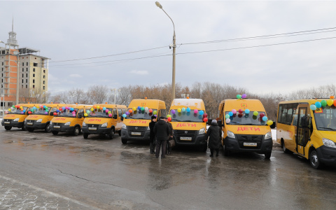 Изношенные школьные автобусы заменят на новые