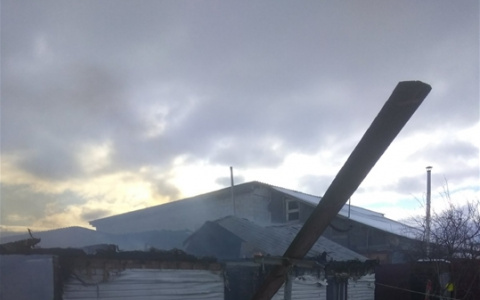 Два человека получили ожоги во время пожара в Канашском районе