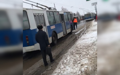 Троллейбусы встали в Чебоксарах из-за ДТП