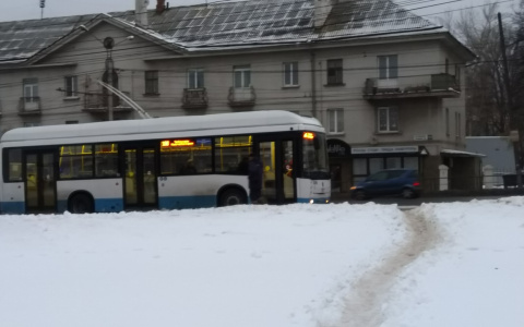 Сотому троллейбусу опять поменяли расписание