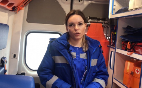 Интервью с фельдшером скорой: о бахилах, агрессивных пациентах и родах в машине