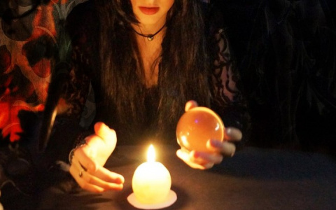 Женщина отдала 900 тысяч рублей за "целебные снадобья", чтобы спасти больного раком мужа