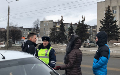 Сотрудники ГИБДД останавливали в Чебоксарах автолюбителей и дарили им подарки