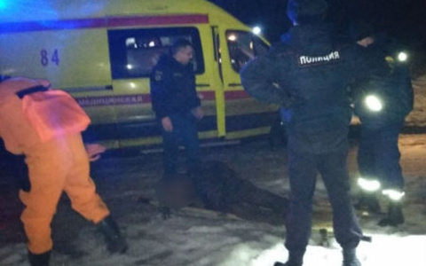 Мужчина провалился в овраг около парка 500-летия и начал тонуть в грязи