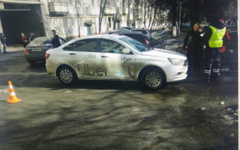 Водитель Uber сбил школьника во дворе