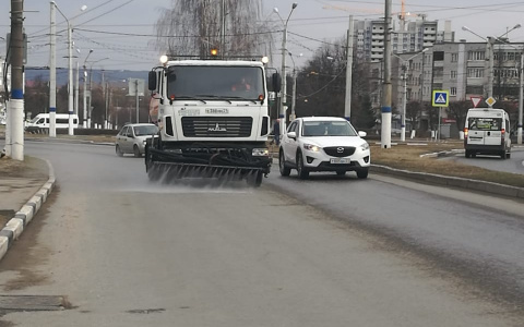В Новочебоксарске начали дезинфицировать автомобильные дороги