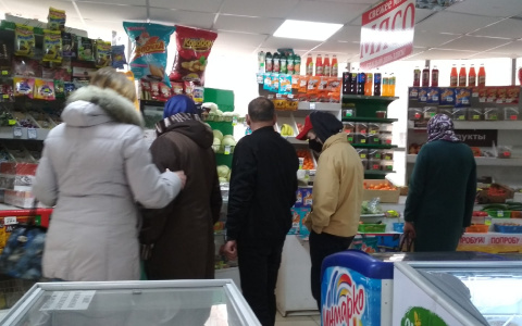 Фоторепортаж: соблюдают ли чебоксарцы расстояние в 1,5 метра?