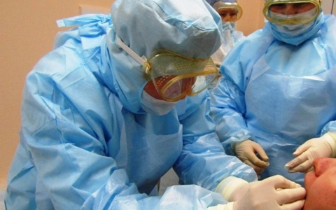 На премии борющимся с Covid-19 медикам Чувашии направят деньги