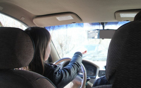 Чебоксарка решила не платить за услуги ЖКХ и осталась без иномарки