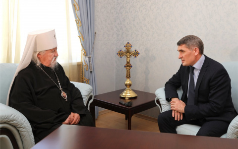 Руководитель региона поздравил верующих с Пасхой: "В этом году пандемия нарушила привычный ход вещей"